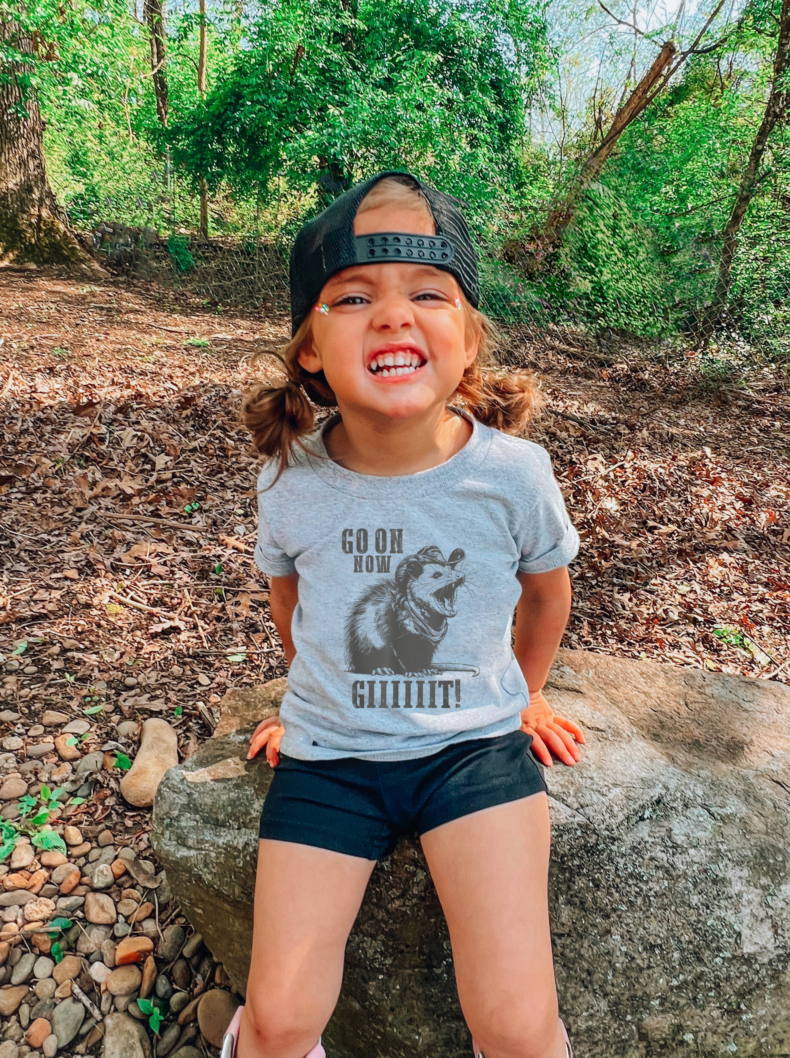 Possum - Go on now Git - Kid's Tee