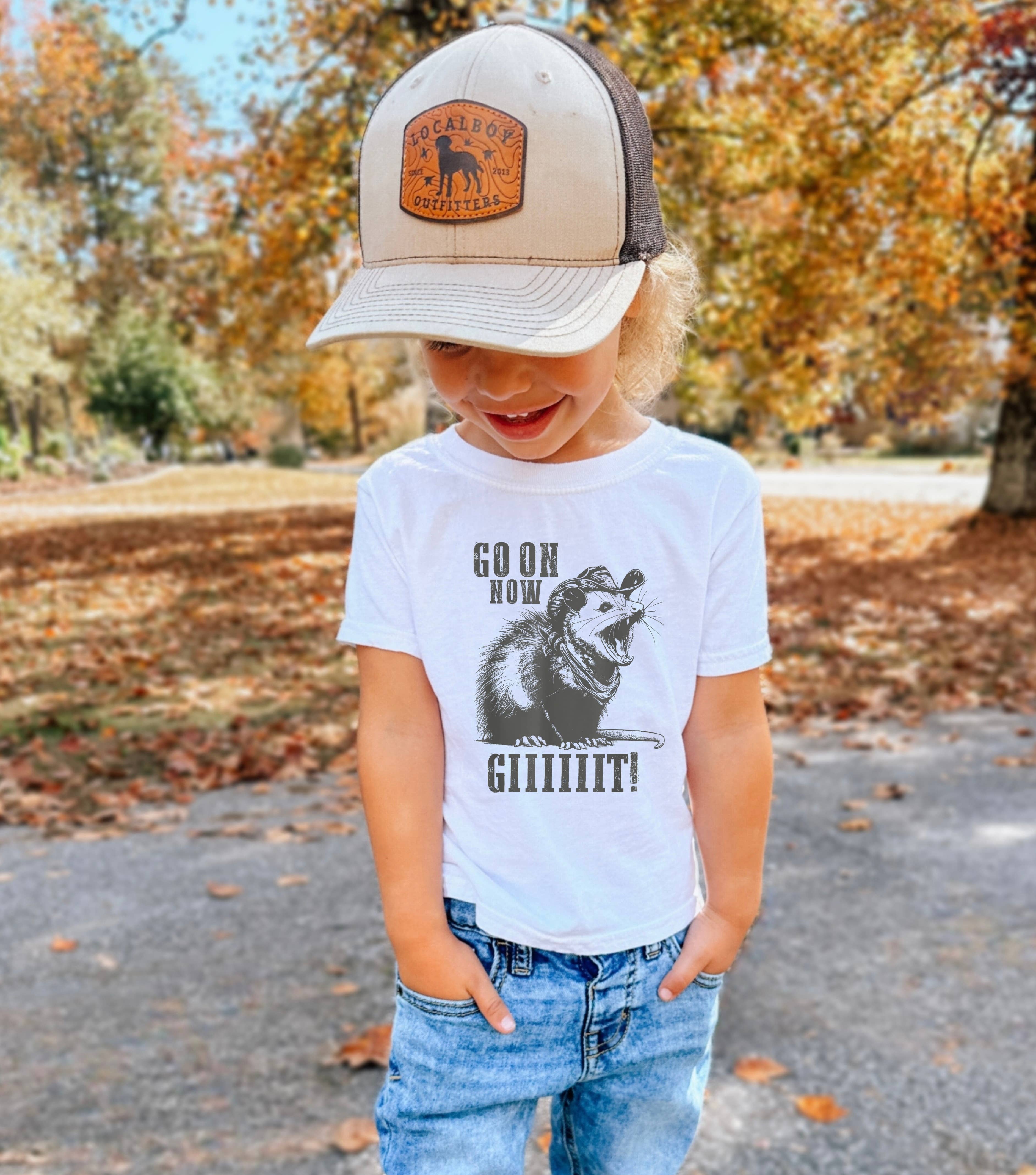 Possum - Go on now Git - Kid's Tee