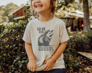 Possum - Go on now Git - Kid's Tee